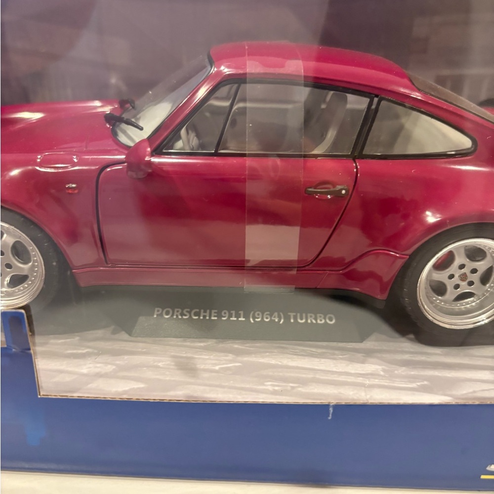 Solido Porsche 911 (964) Turbo Ruby Star Red Diecast 1/18 NIB - Picture 4 of 10